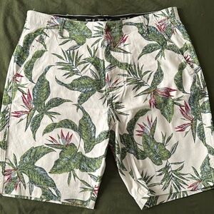 Floral print men’s shorts